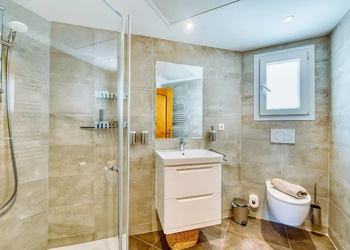 3027 Exclusive Family Retreat Near 马尔韦利亚